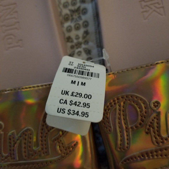 VS Pink Slides - Picture 2 of 3